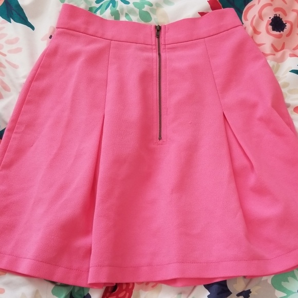 Monteau Pleated Skirt - Picture 2 of 2